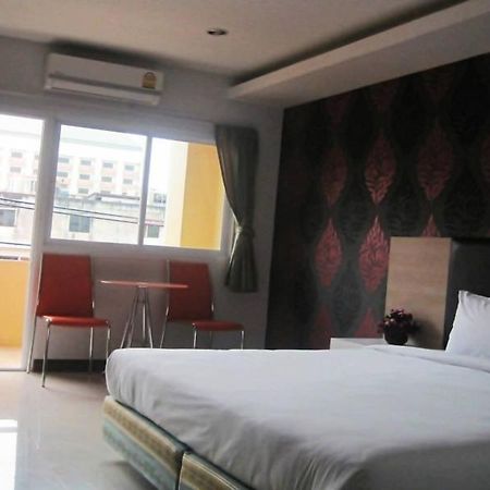 Orange Grand Hotel Ban Khlong Phruan Bagian luar foto